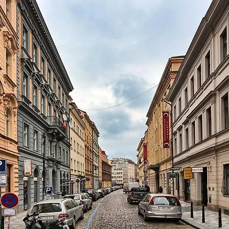Truhlarska 31 * Praga